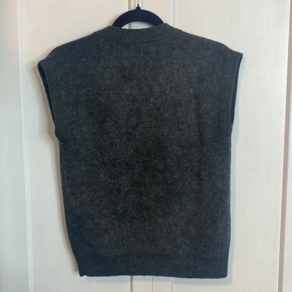 Vintage Love Bird Embroidered Grey Knit Sweater Vestapproximately a medium - Picture 4 of 5